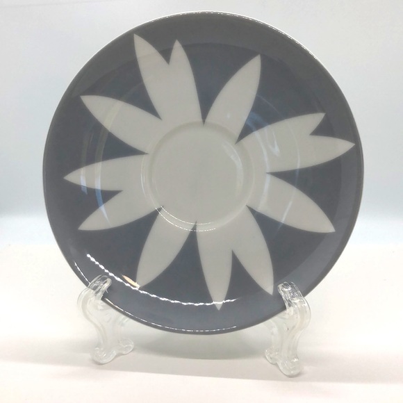 David’s Tea - Tea Cup and Saucer Set - Picture 6 of 8